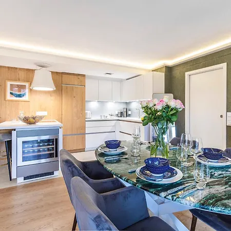 Prora - Moderne Designwohnung Mit Sauna, Weinkuehlschrank Und Balkon - Unik Lejlighed